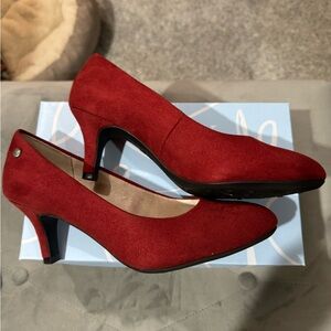 Naturalizer red heels